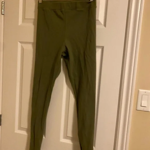 Assorted pants - Picture 7 of 13